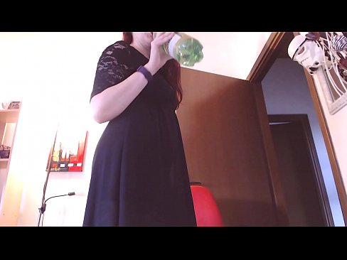 ❤️ Një skllav i nënshtruar që i pëlqejnë brekët e pista dhe të shijshme detyrohet të masturbojë pasi shikon këtë video! Porno fb në sq.sayhentai.ru ﹏