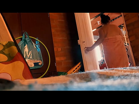 ❤️ Xhaxhai më ndjek në dush, më qitë ndërsa unë bëj dush. Porno fb në sq.sayhentai.ru ﹏